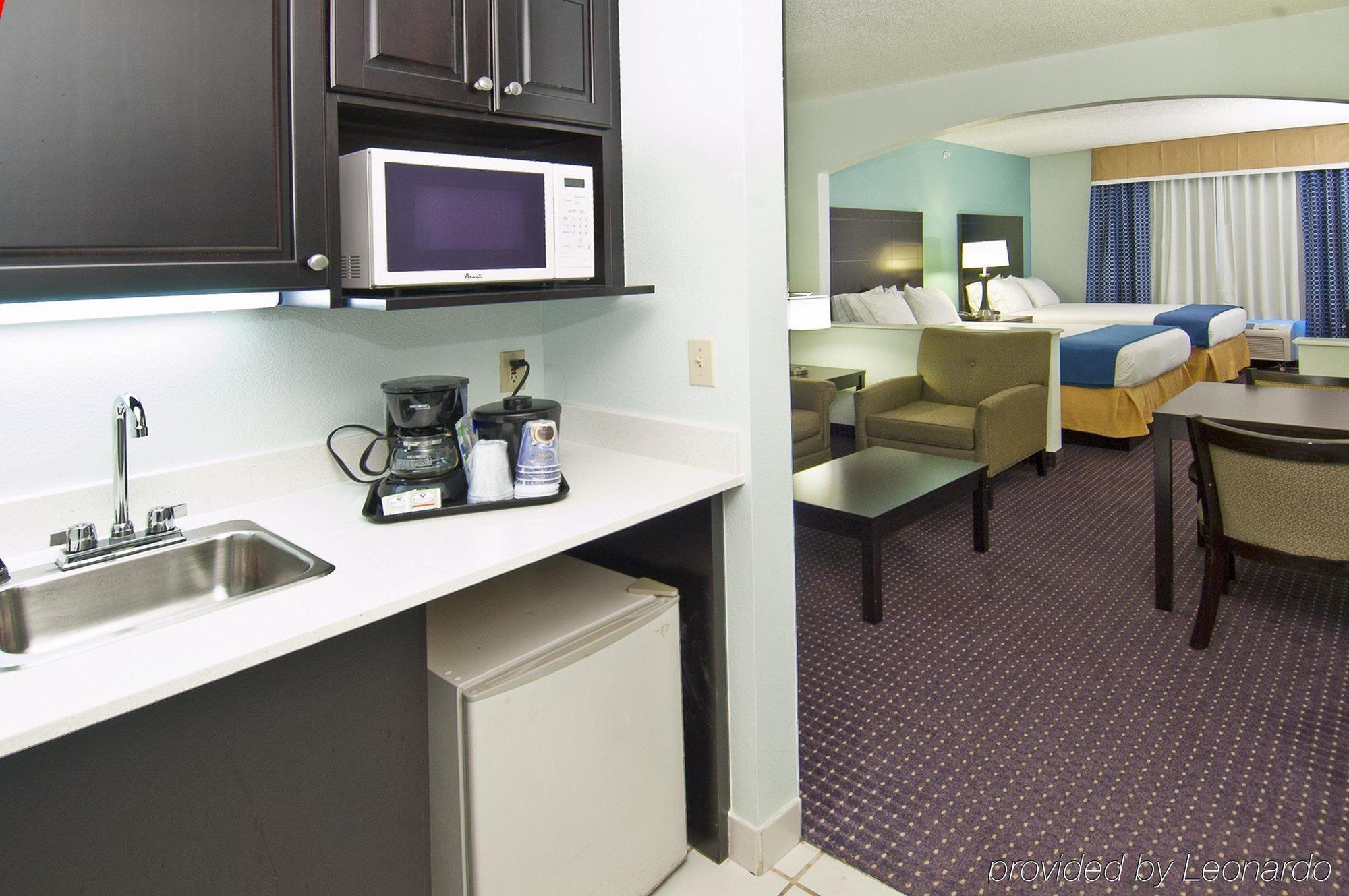 Holiday Inn Express & Suites Plant City By Ihg Exterior foto